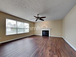 80 Bluegrass Ln in Monroe, OH - Foto de edificio - Building Photo