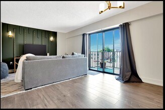 10 N Wood Ave, Unit 218 in Linden, NJ - Foto de edificio - Building Photo