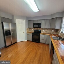 10918 Pope St in Manassas, VA - Building Photo - Building Photo