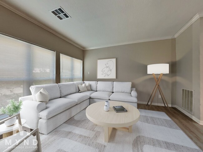 104 Lake Point Ct