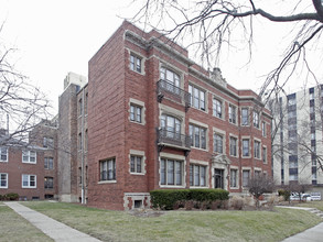 Edgeview Apartments in Milwaukee, WI - Building Photo - Building Photo