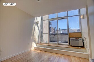 423 Amsterdam Ave in New York, NY - Building Photo - Building Photo