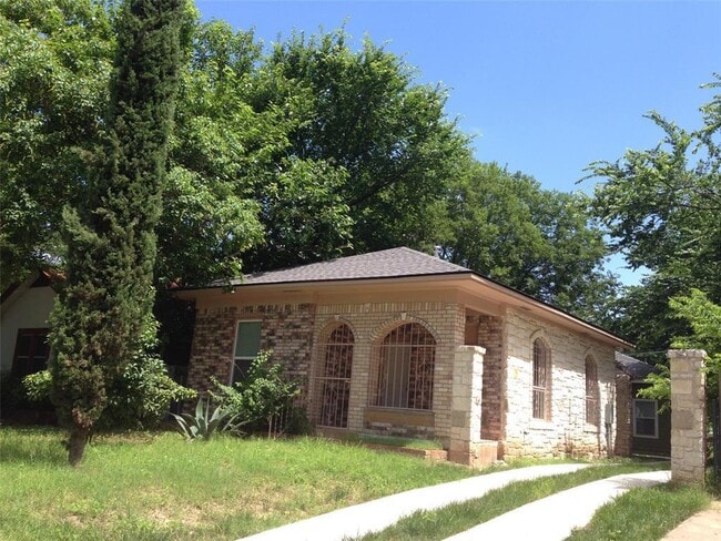 property at 2406 Willow St