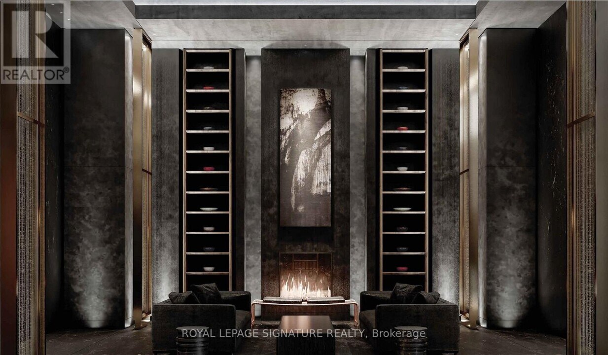 55 Charles St E in Toronto, ON - Building Photo