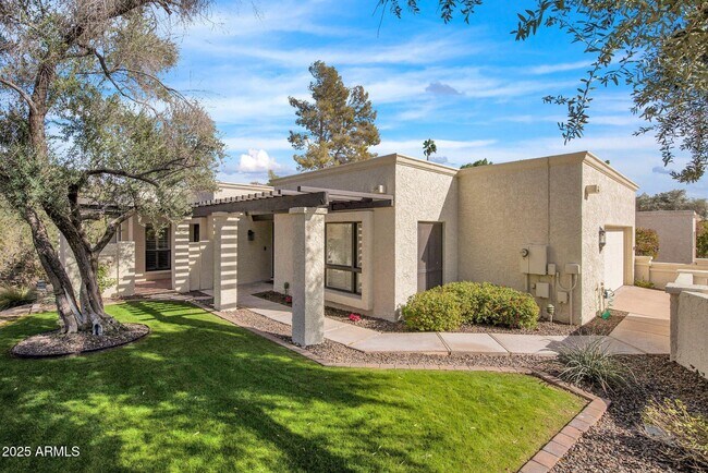 property at 4624 E Winston Dr