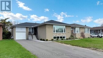 118 Clifton Ave in Toronto, ON - Building Photo