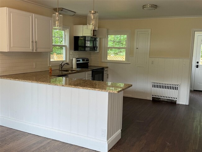 64380 County Rd 48 in Greenport, NY - Building Photo - Building Photo