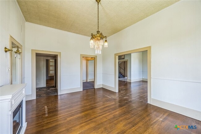 property at 811 Terrell St