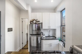 1684 Woodbine St, Unit 3B in Queens, NY - Building Photo - Building Photo