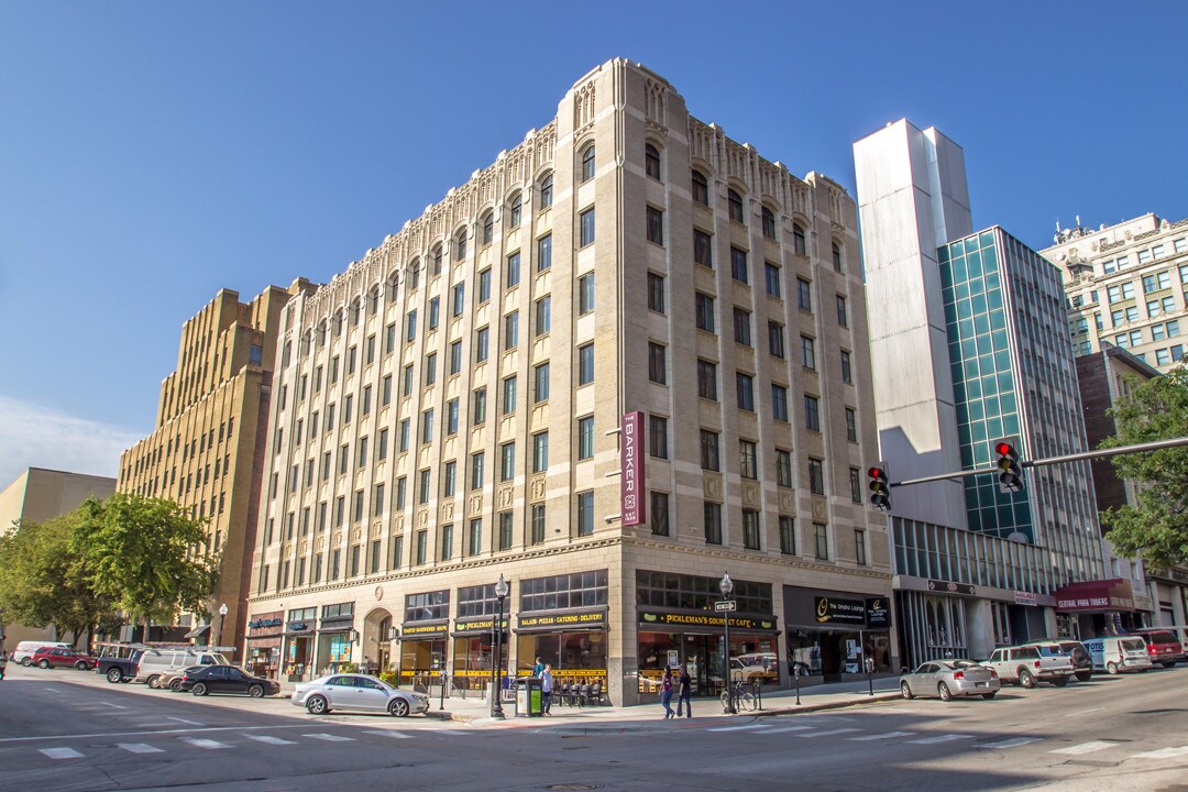 The Barker — Downtown Omaha at Your Doorstep in Omaha, NE - Foto de edificio