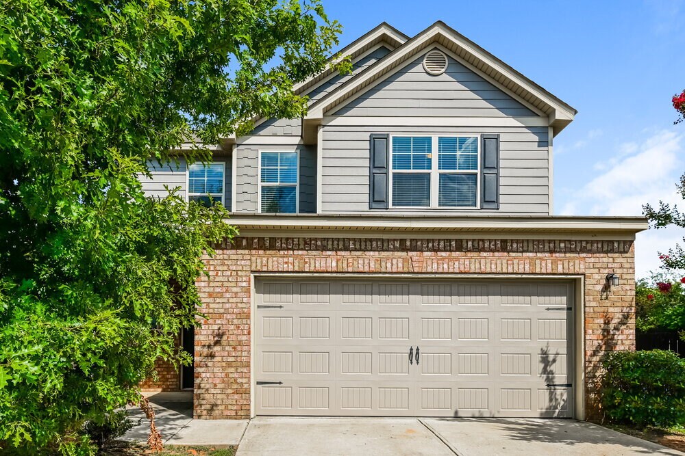 221 Magnaview Dr in Mcdonough, GA - Building Photo
