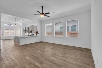 143 Afton June Dr in Rosenberg, TX - Foto de edificio - Building Photo