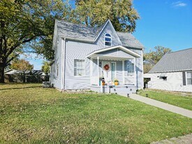 106 E Madison St in O'Fallon, IL - Building Photo