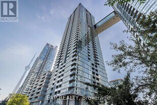 15 Iceboat Terr in Toronto, ON - Building Photo