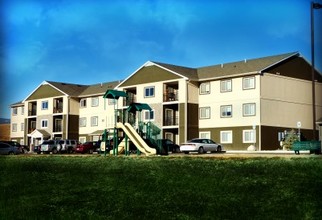 Blue Ridge Apartments in Lander, WY - Building Photo - Building Photo