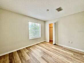 8504 Brushleaf Way in Tampa, FL - Foto de edificio - Building Photo