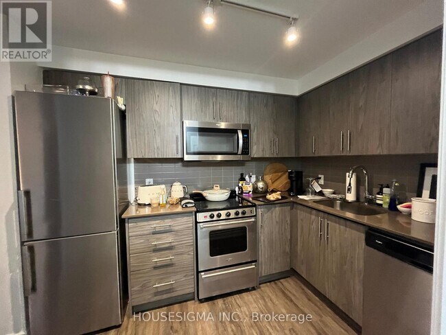 property at 1700-1700 Avenue Rd