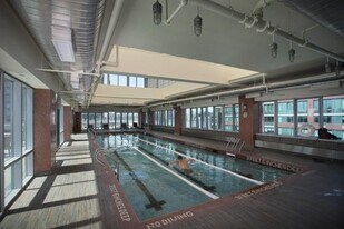 47-05 Center Blvd in Long Island City, NY - Building Photo