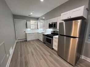 1227 W Ohio St, Unit G in Chicago, IL - Building Photo - Building Photo
