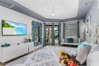 5325 Delano Ct in Cape Coral, FL - Foto de edificio - Building Photo