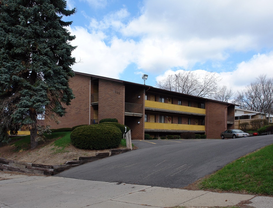 2605 Terrace in Akron, OH - Building Photo