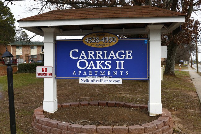 Carriage Oaks Apartments in Clarkston, GA - Foto de edificio - Building Photo