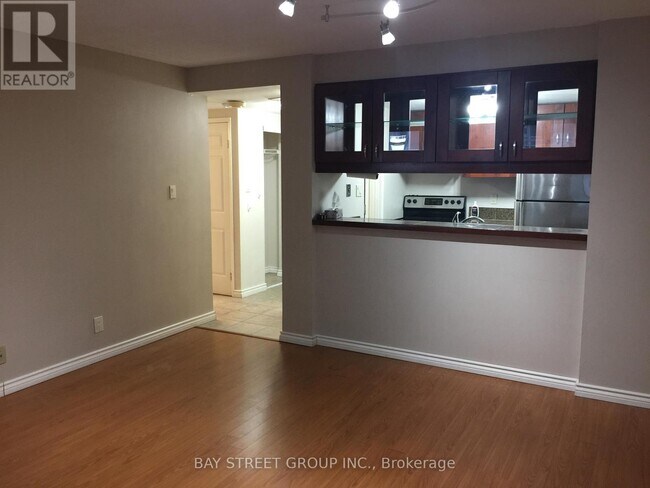 711-711 Bay St. in Toronto, ON - Building Photo - Building Photo