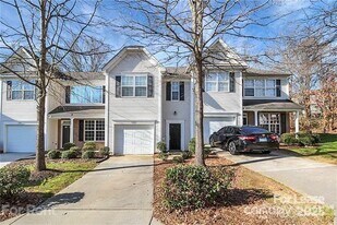 2138 Winthrop Chase Dr in Charlotte, NC - Building Photo