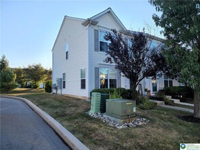 1536 Artisan Ct in Breinigsville, PA - Building Photo - Building Photo