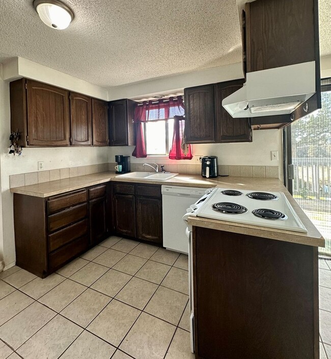 1641 NW Canyon Dr-Unit -1641 in Redmond, OR - Building Photo - Building Photo