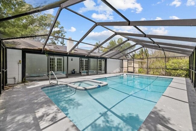 11218 Creek View Dr in Riverview, FL - Building Photo - Building Photo