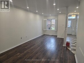 25 Fry Crescent in Bowmanville, ON - Building Photo - Building Photo