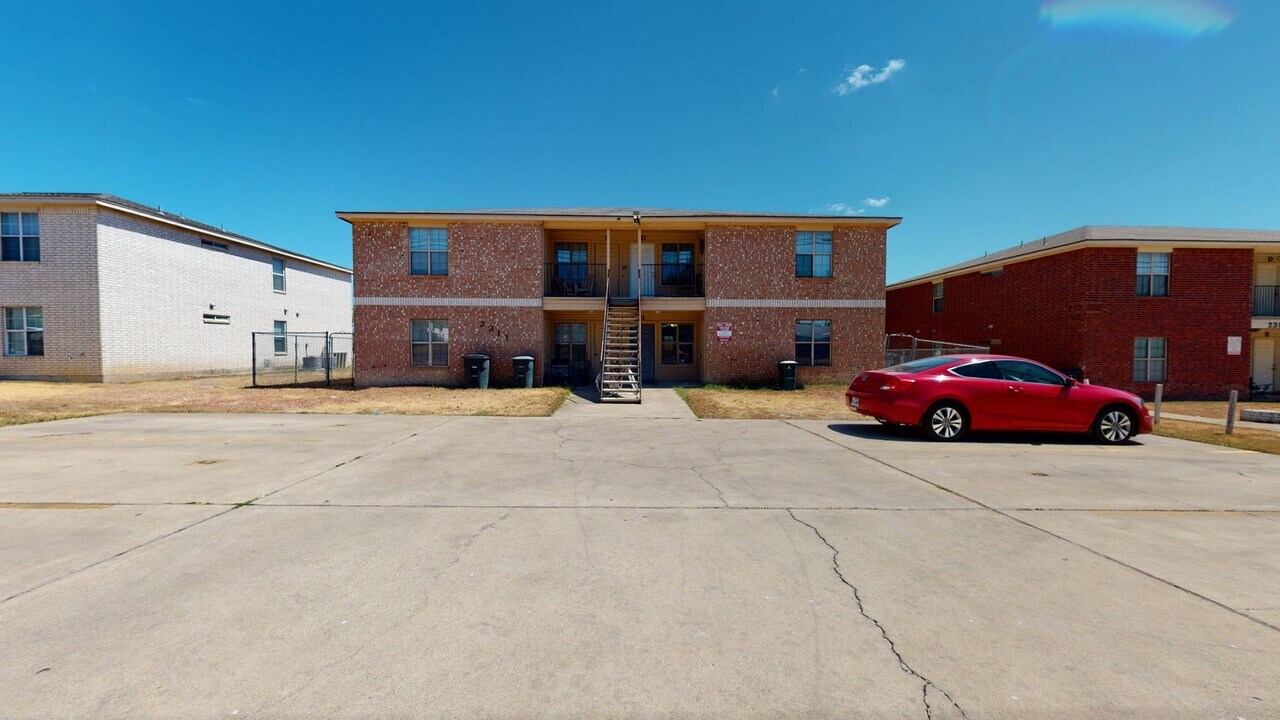 2311 Terrace Dr in Killeen, TX - Building Photo