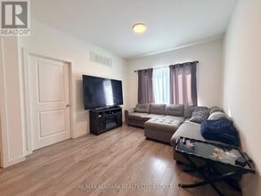 29 Waterleaf Trl in Welland, ON - Building Photo - Building Photo