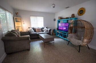 100 38th Ave SE in St. Petersburg, FL - Building Photo - Building Photo