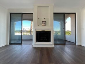 555 Maine Ave in Long Beach, CA - Building Photo - Building Photo