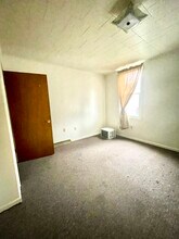 219 Chestnut St, Unit 217 A in Kittanning, PA - Foto de edificio - Building Photo