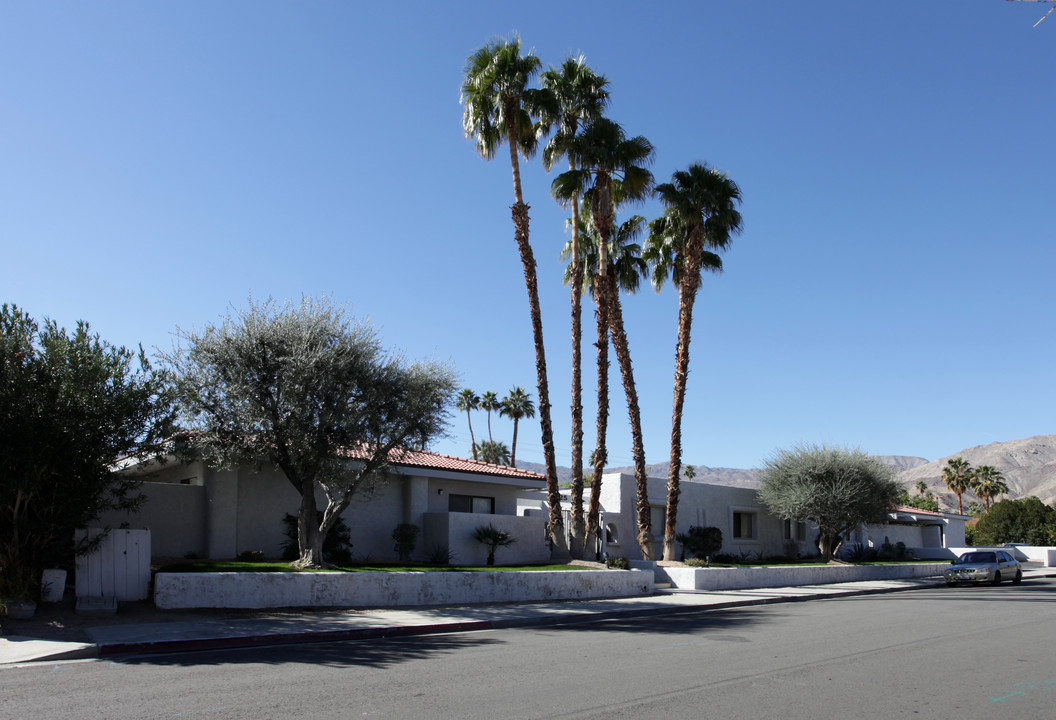 Shadow Mountain Apartments in Palm Desert, CA - Building Photo