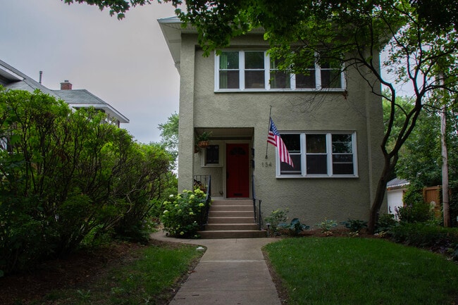 property at 134 S Lombard Ave