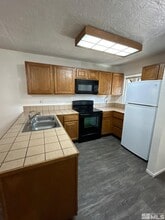 2904 Tierra Verde W in Reno, NV - Building Photo - Building Photo