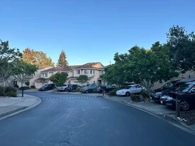 109 Enchanted Way in San Ramon, CA - Building Photo