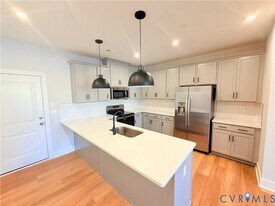 5320 Wyndham Forest Dr in Glen Allen, VA - Building Photo