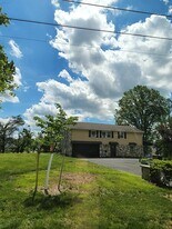 901 Montgomery Ave in Fort Washington, PA - Building Photo