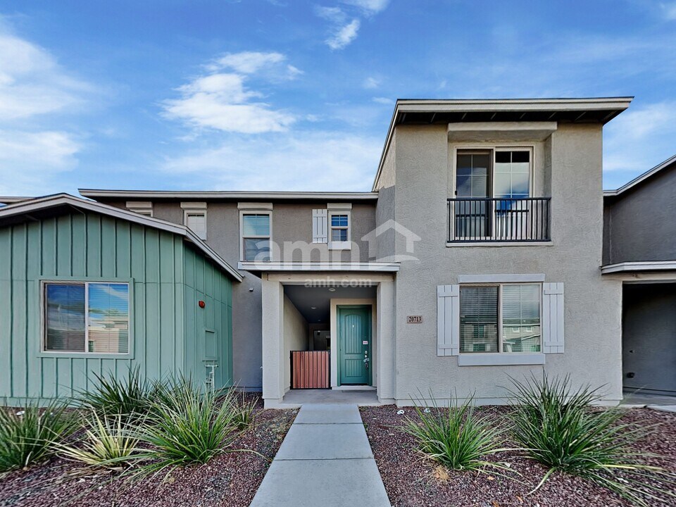 20713 W Point Ridge Rd in Buckeye, AZ - Building Photo
