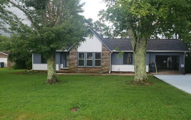 property at 1550 Lake Villa Cir