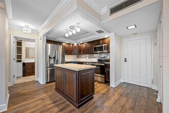 5220 Brittany Dr S, Unit 1409 in St. Petersburg, FL - Building Photo - Building Photo