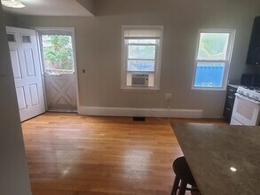 4 Sexton Ct, Unit 4 in Boston, MA - Building Photo - Building Photo
