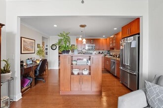 1025 Maxwell Ln in Hoboken, NJ - Building Photo - Building Photo