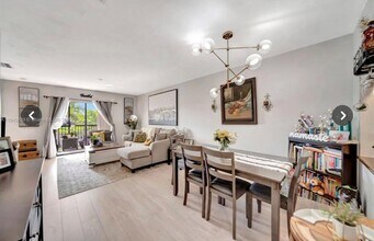 15710 E Waterside Cir in Sunrise, FL - Building Photo - Building Photo