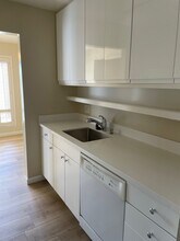 430 N Civic Dr in Walnut Creek, CA - Building Photo - Building Photo